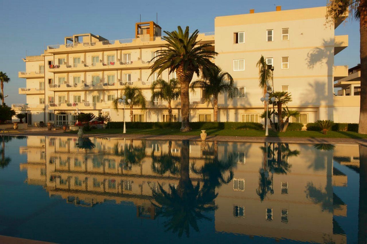 Club Hotel Kennedy Роччелла-Йоніка Екстер'єр фото