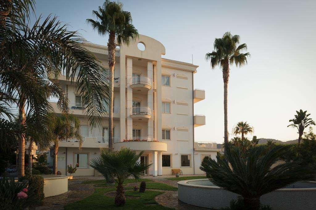 Club Hotel Kennedy Роччелла-Йоніка Екстер'єр фото